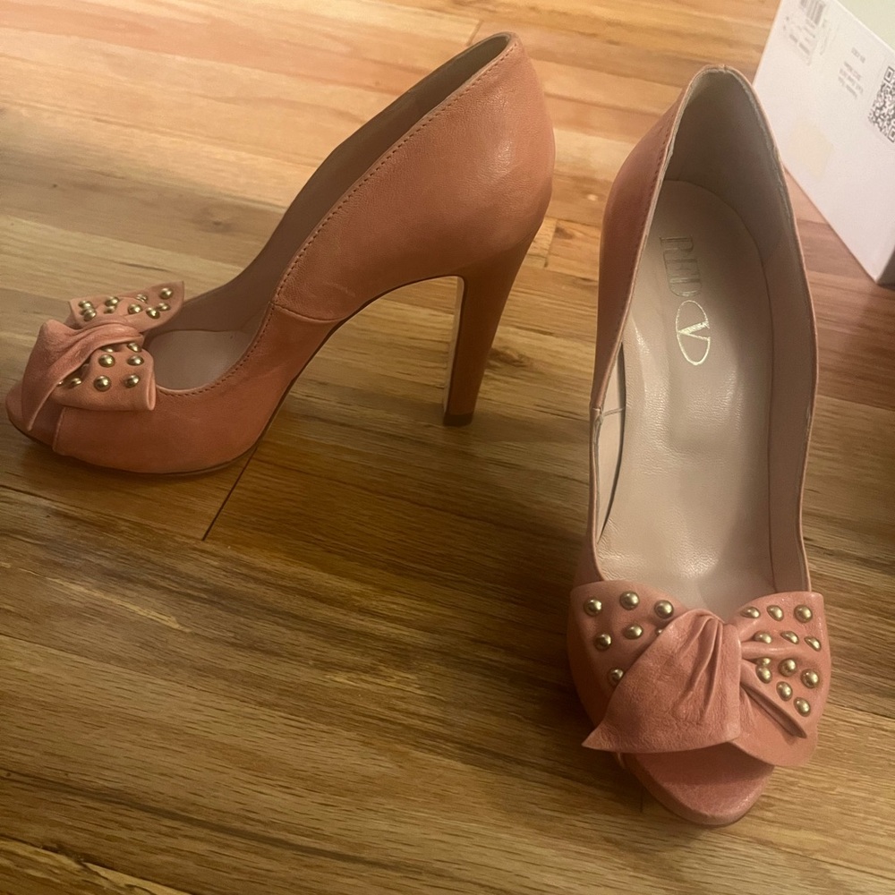 Barely worn Red Valentino pink studded bow peep toe pump - 36.5